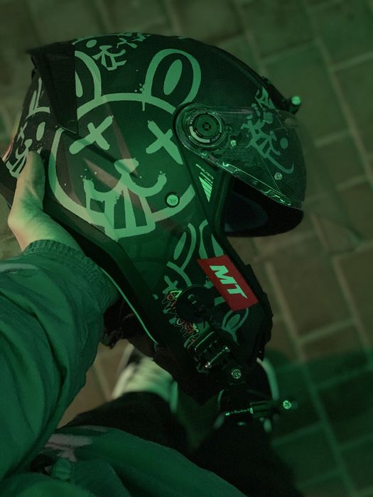 продам шолом , MT