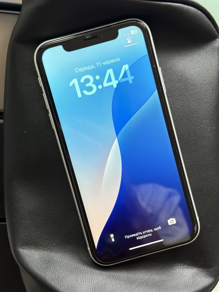 Продам айфон  XR 128 гб iphone
