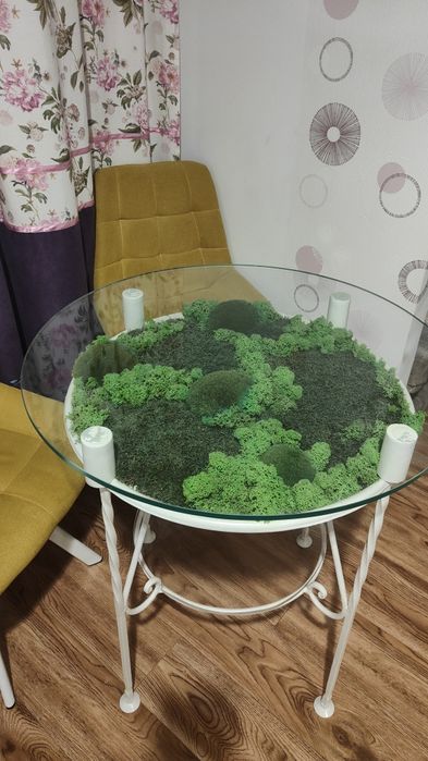 Стіл декоративний