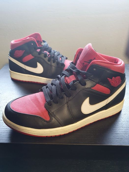 Air Jordan 1 mid black gym red white