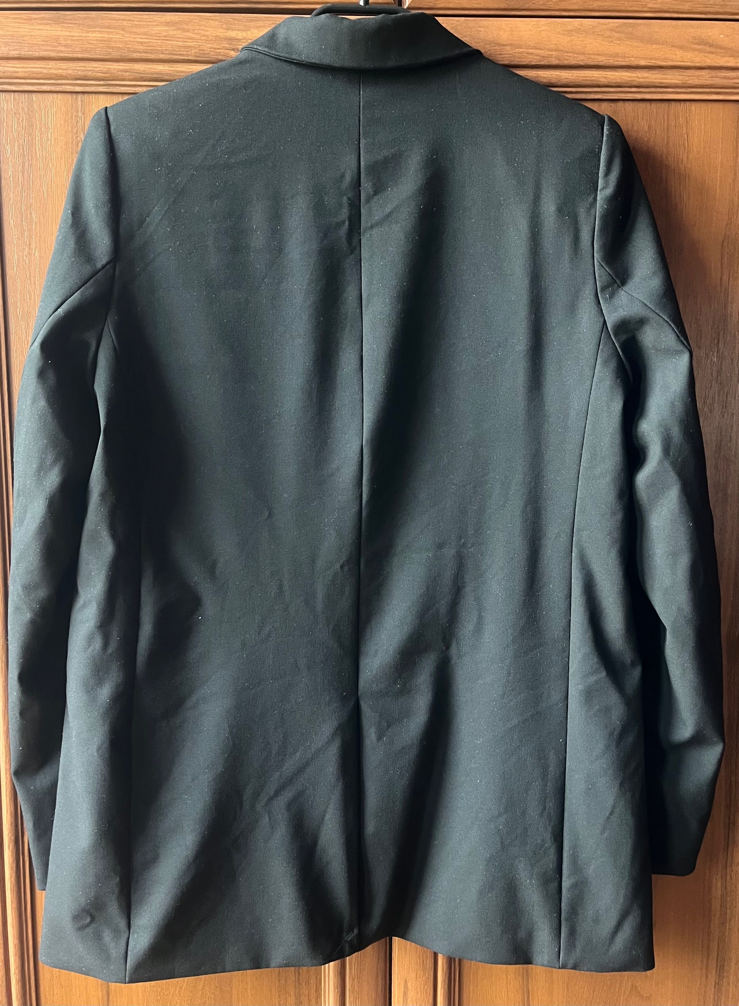 Czarna marynarka o kroju oversize r.S