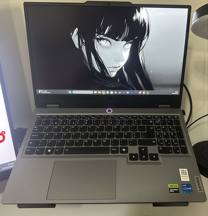 Portátil Gaming Lenovo LOQ 15IAX9