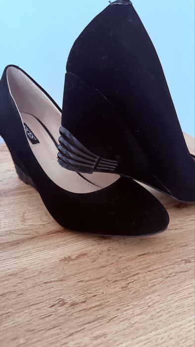 Sliczne buty na koturnie