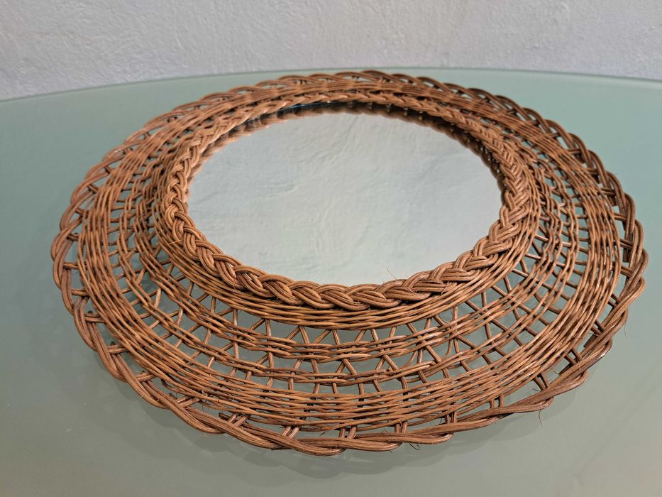 Lustro okrągłe w rattanowej wiklinowej plecionej ramie boho vintage