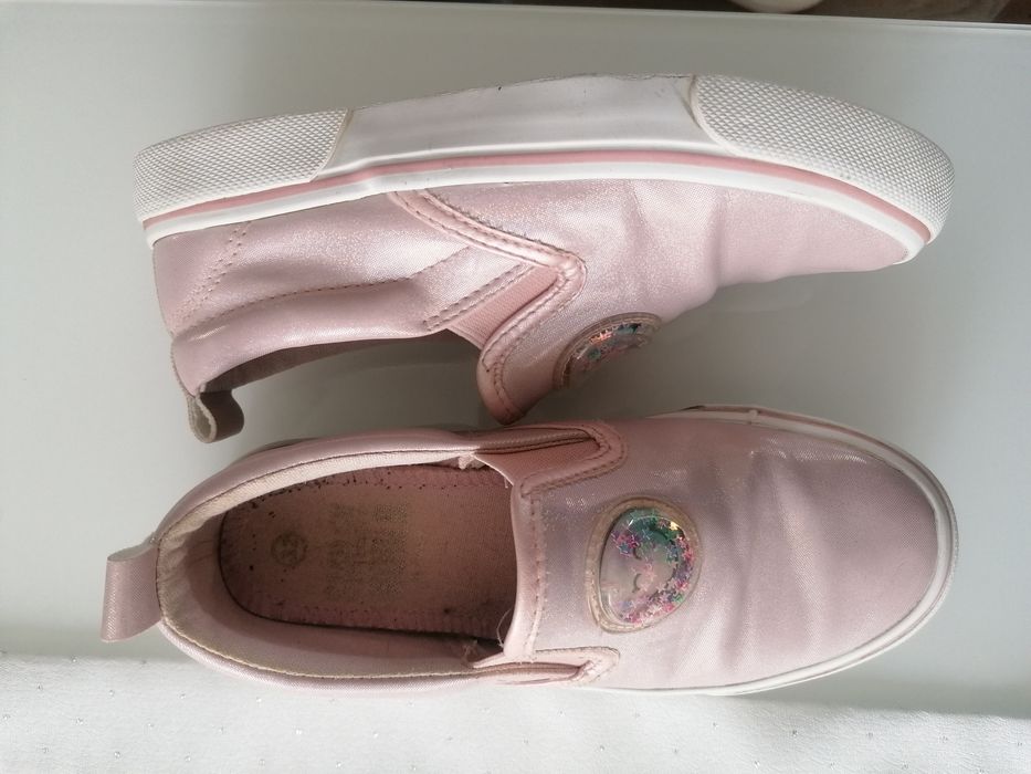 Buty dziewczęce.