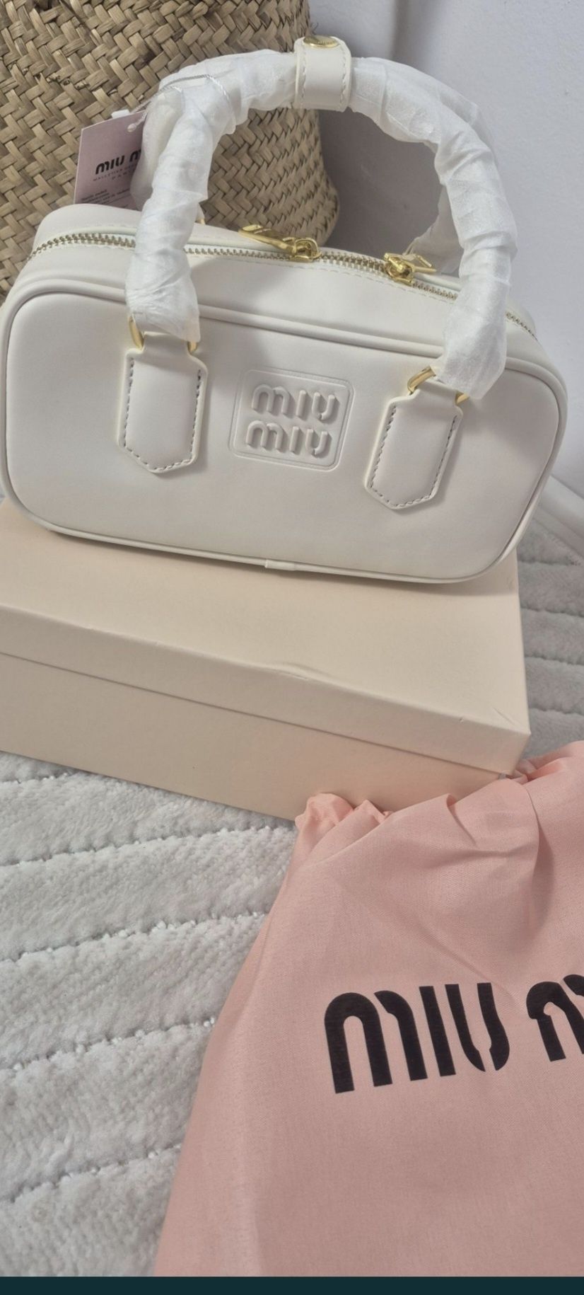 Kuferek miu miu kokosowy