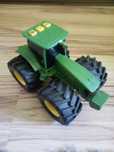 Traktor Tomy John Deere Monster
