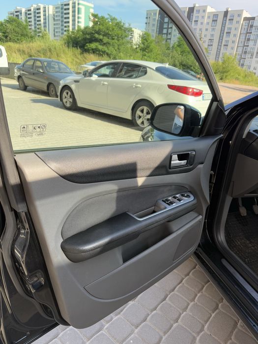 Продається форд фокус 2