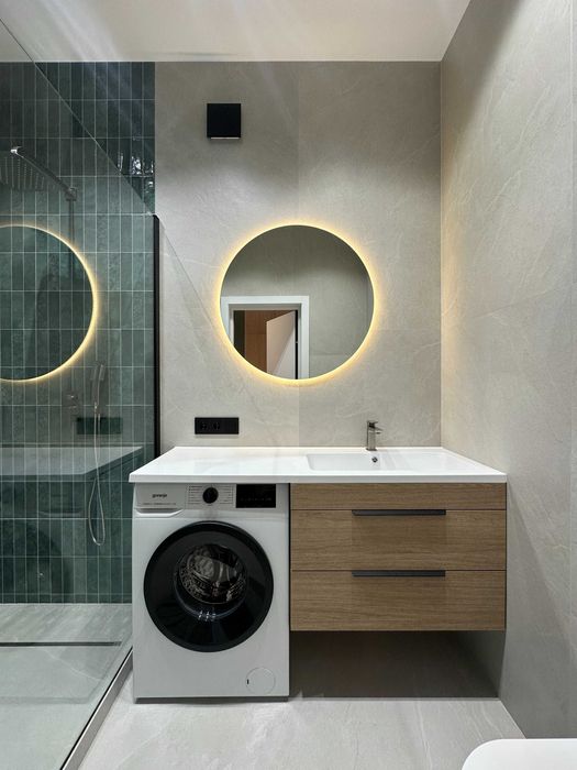 Продам квартиру з дизайнерським ремонтом.