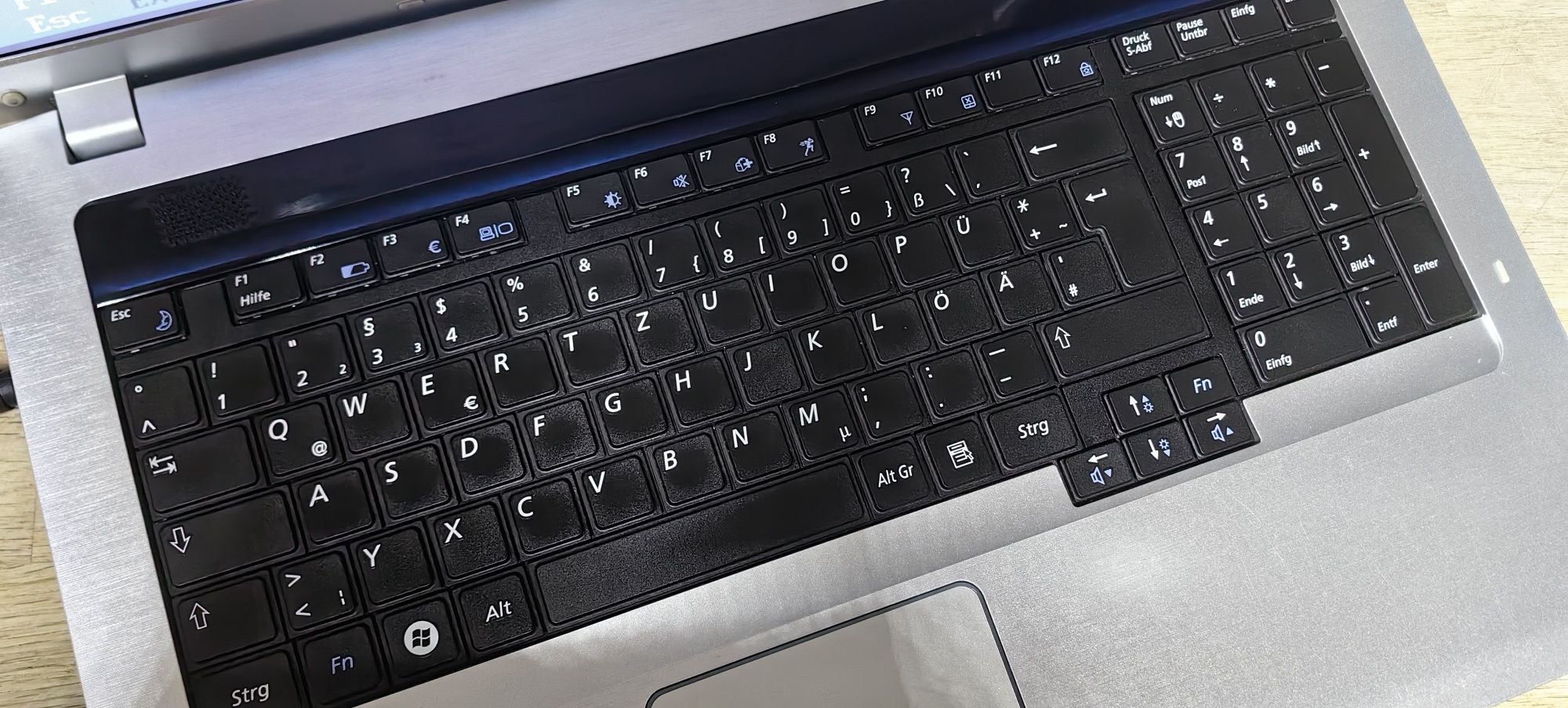 Ноутбук Samsung R730/Pentium P6100/Ram 4Gb/HDD No