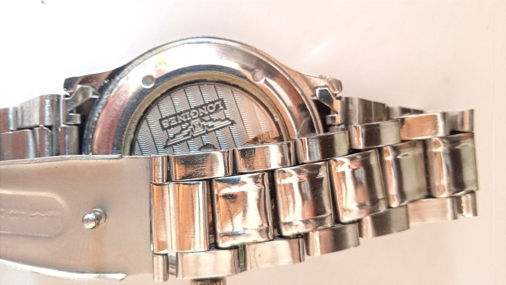 Часы механические Longines.