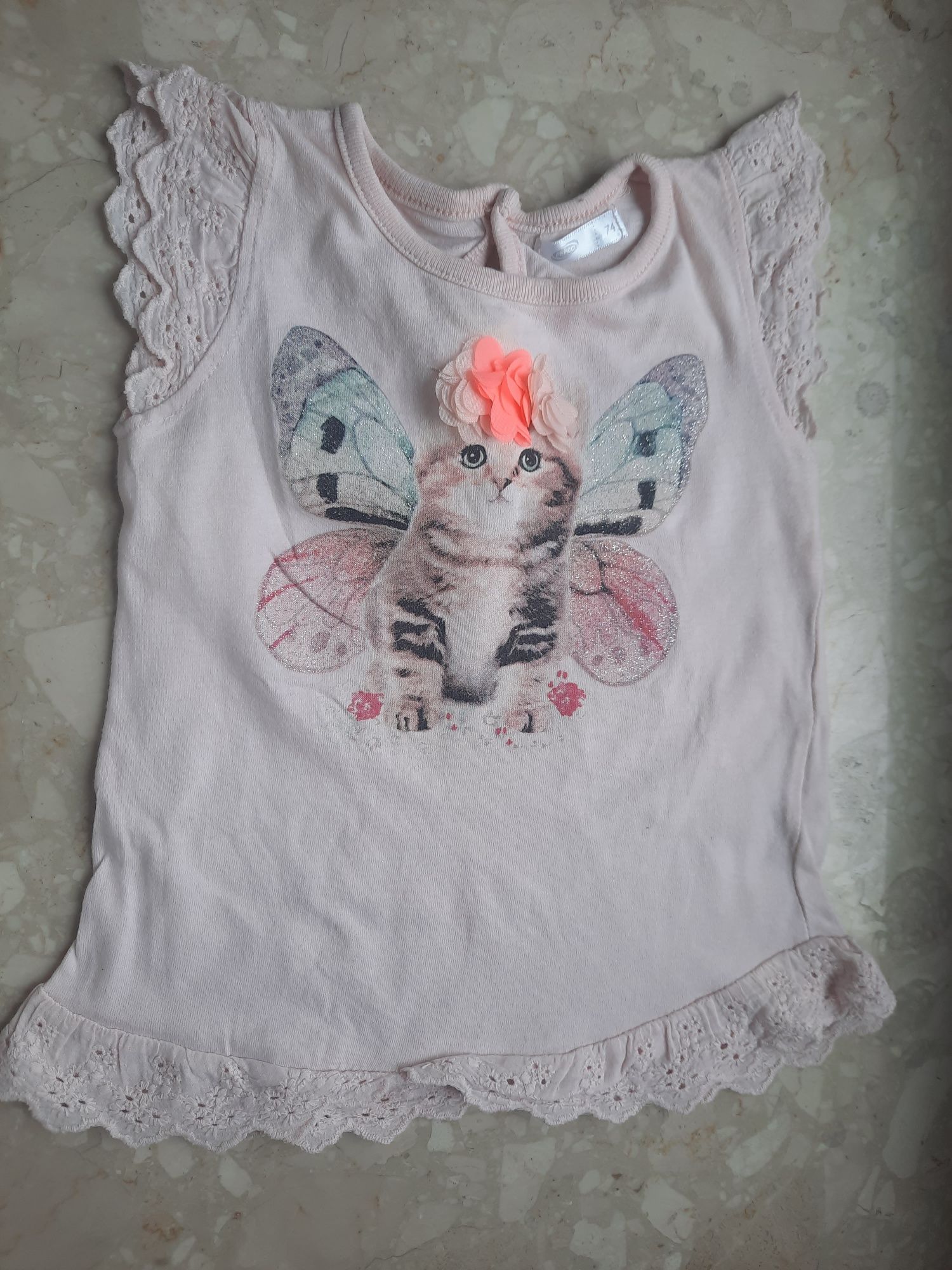 Koszulka T-shirt z kotkiem z ozdobnym haftem dla dziewczynki r. 74