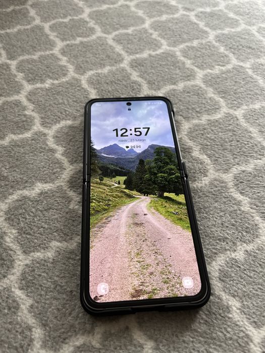 Samsung Galxy Z Flip 6