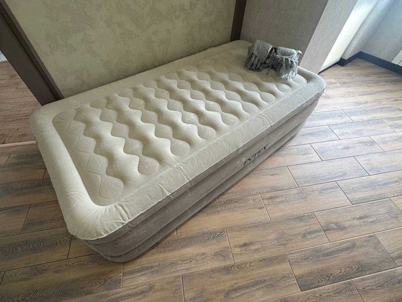 Надувная односпальная кровать +насос 191x99x46см‼️ Матрас Ліжко Ламзак