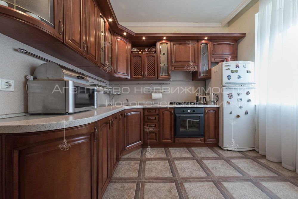 Продаж 2х кімнатної квартири 57м2 бул. Дружби Народів 20 Звіринецька