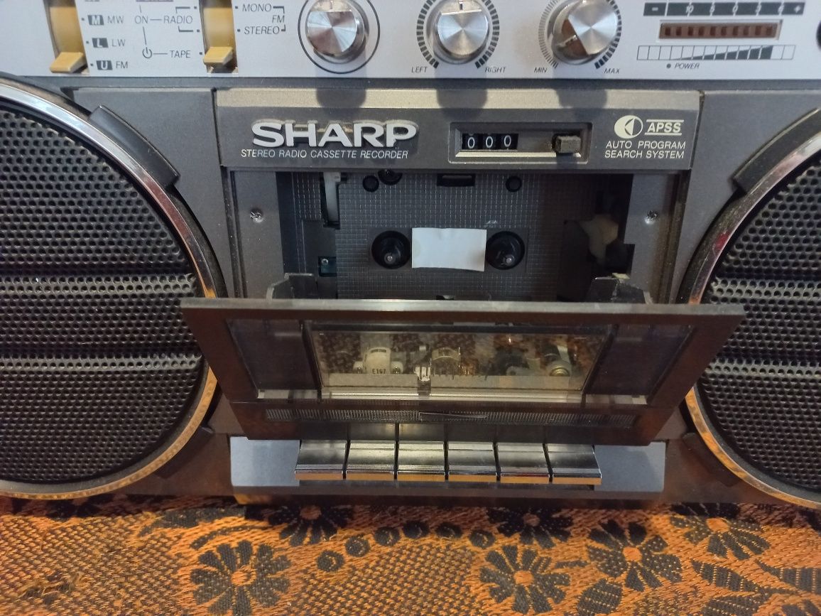 Радіо-магнітофон sharp GF-454 з Німеччини,Германія