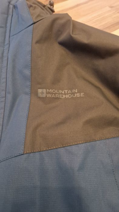 Нова куртка Mountain Wearhouse