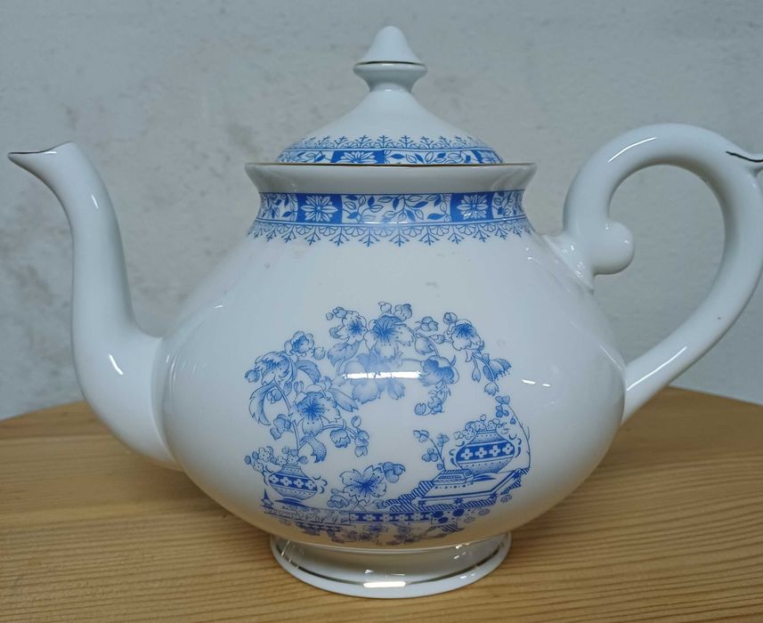 Vista Alegre Serviço Chá incompleto