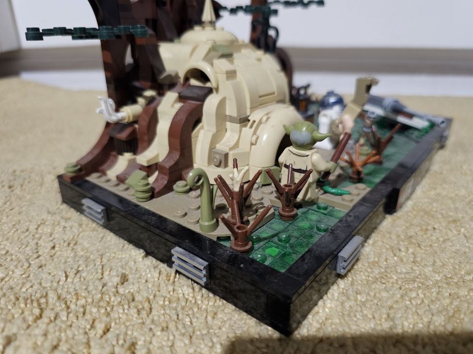 Zestaw Lego Star Wars 75330 Dagobah Diorama