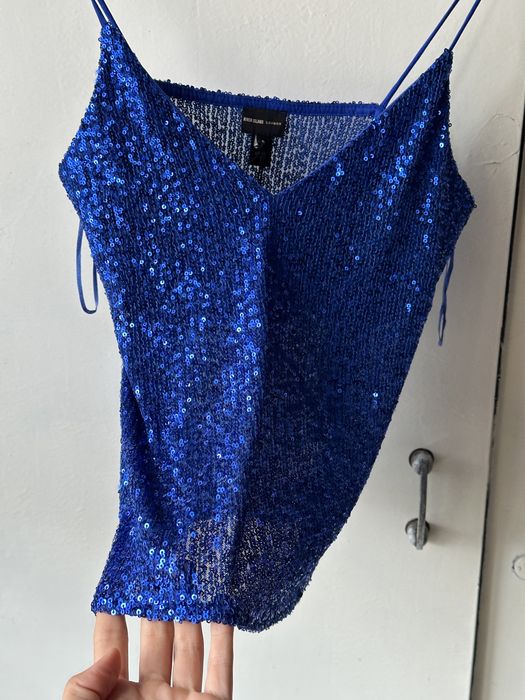 Новий топ з паєтками від River Island