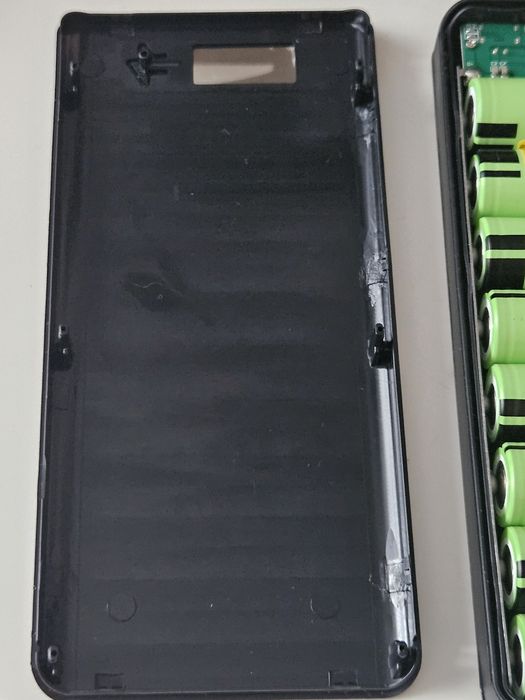 Повербанк  на 27200 mAh.