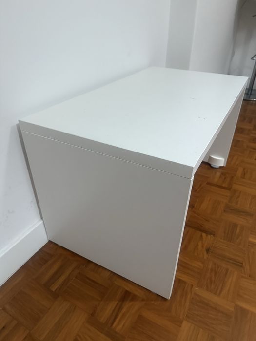Mesa para tv sem marca