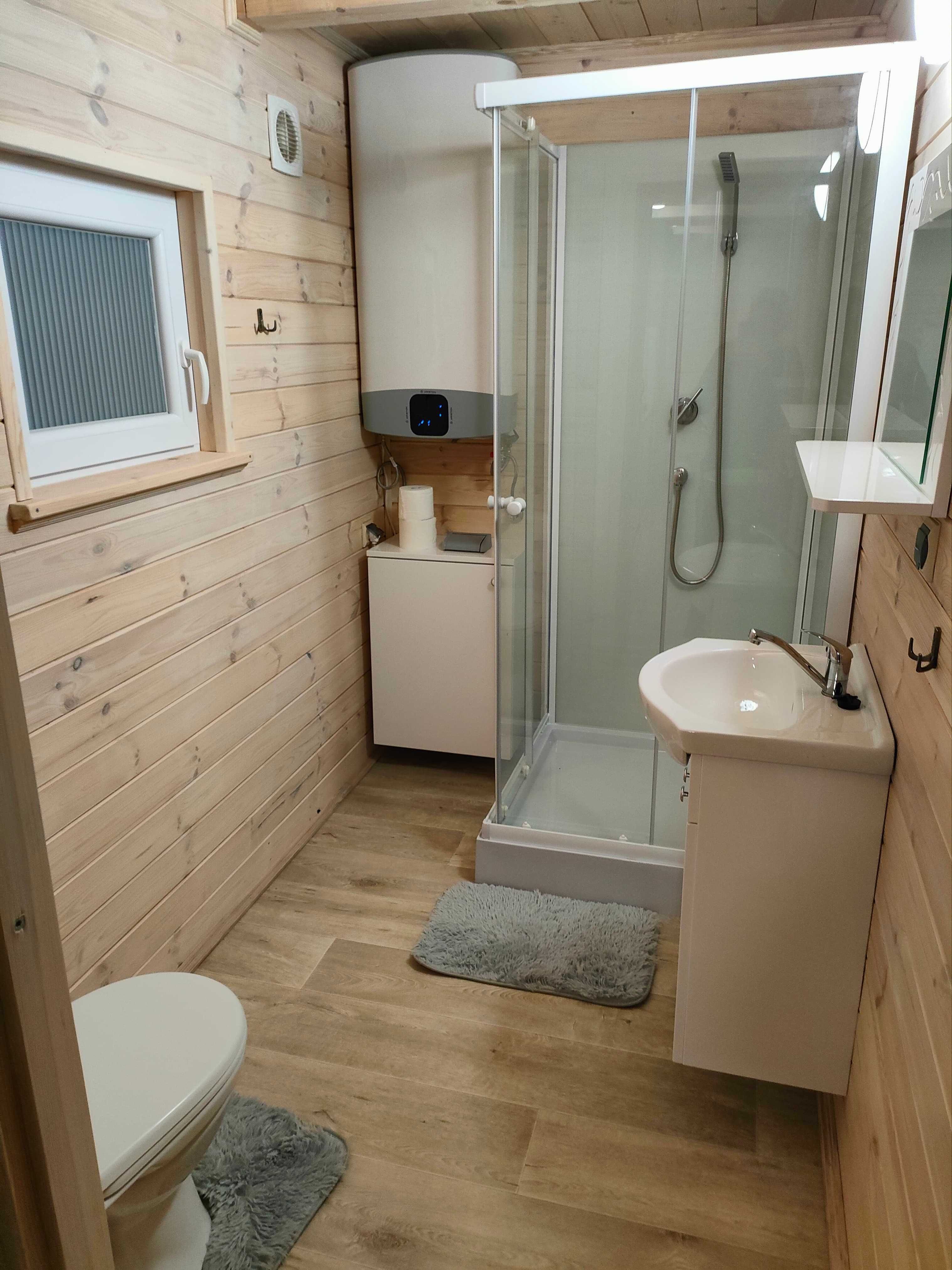 Domek nad jeziorem Świętajno,Bilard,klima, Wi-Fi, jacuzzi,łódka