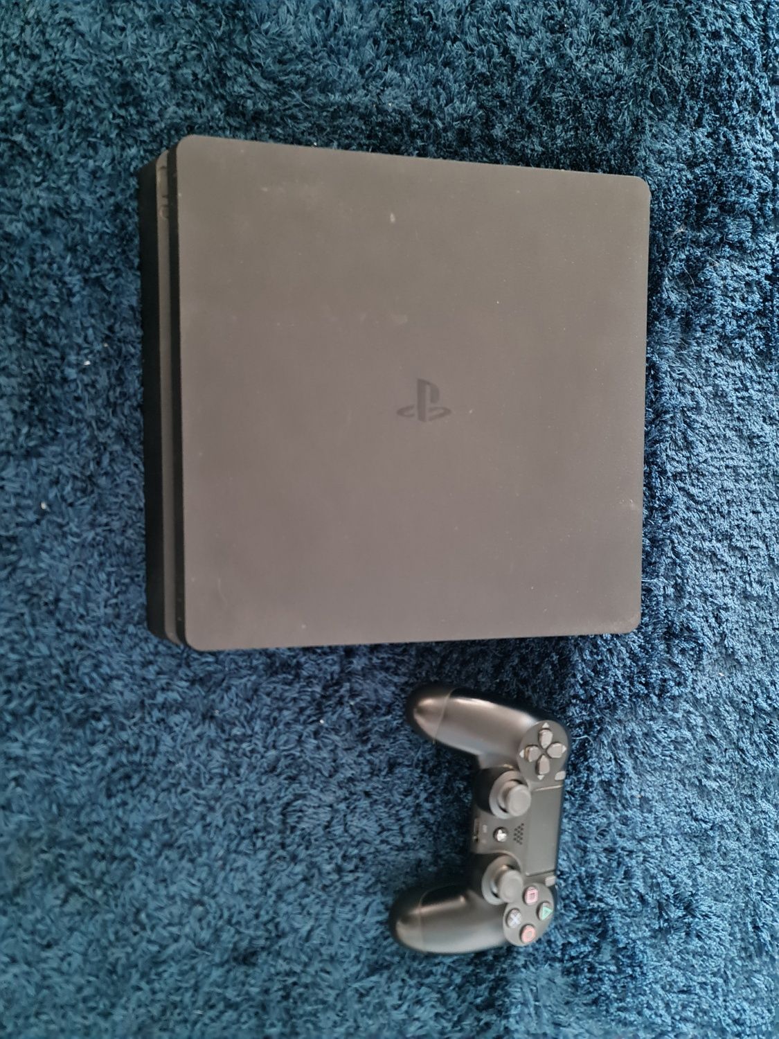 Playstation 4 slim