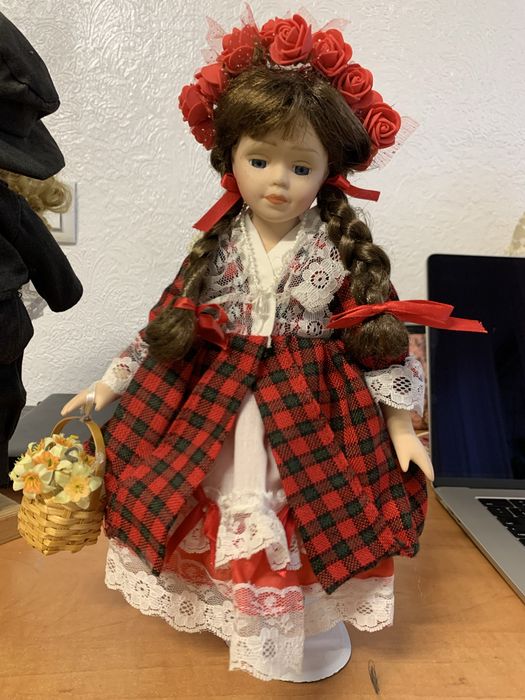 Фарфорова лялька 32 см