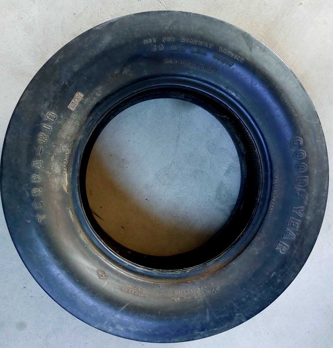 Sprzedam używaną oponę rolniczą 27 x 9.50-15 4 PLY Good Year Terra-Rib