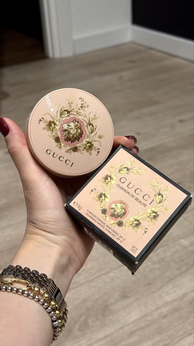 Кушон, тональна основа gucci