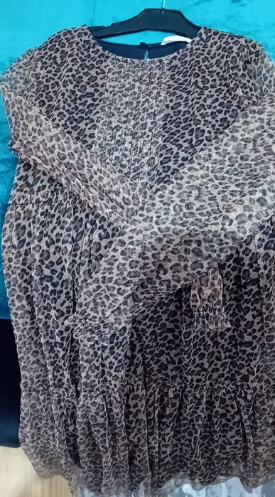 Vendo varios vestidos de menina.12.13 14.anos