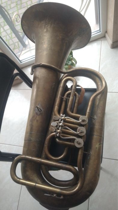 Туба  in Es Киев