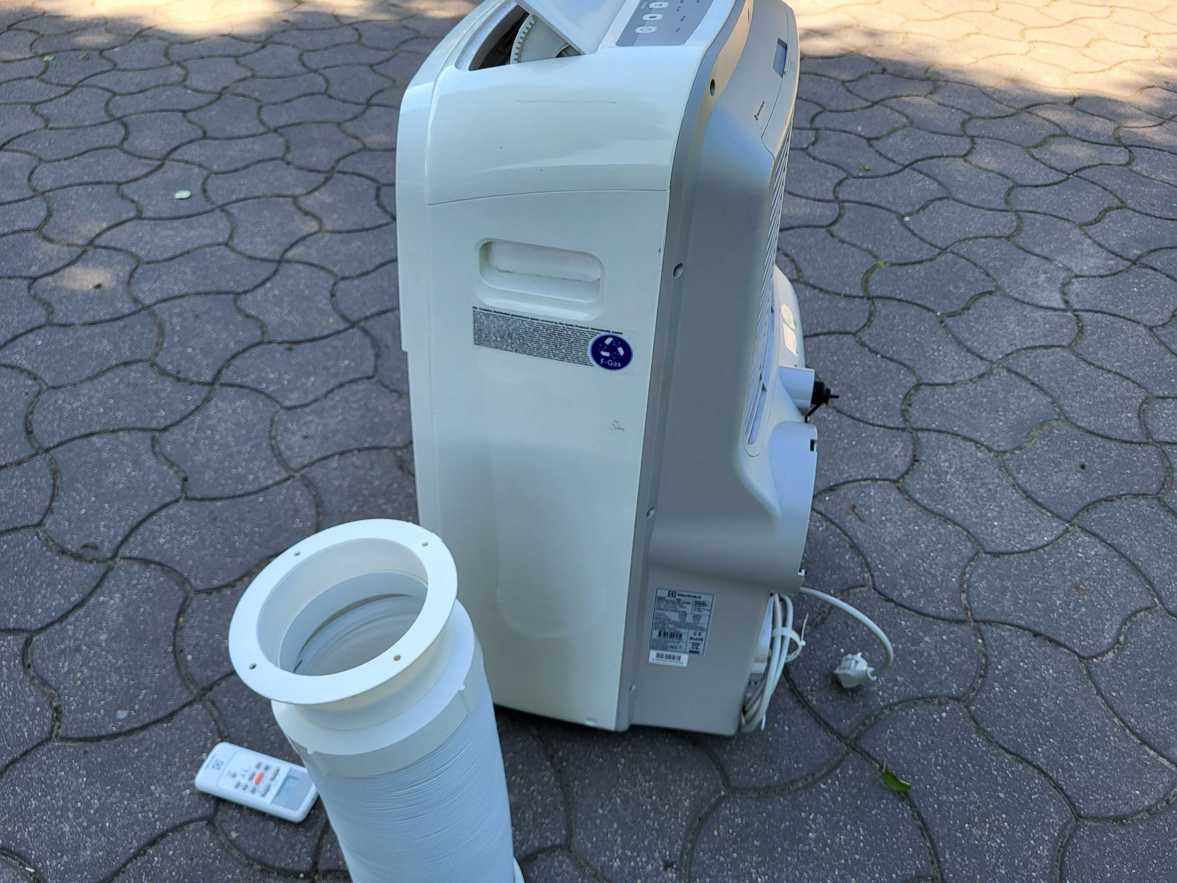 Klimatyzator ELECTROLUX EXP12HN1W6 przenośny na kółkach z pilotem rura