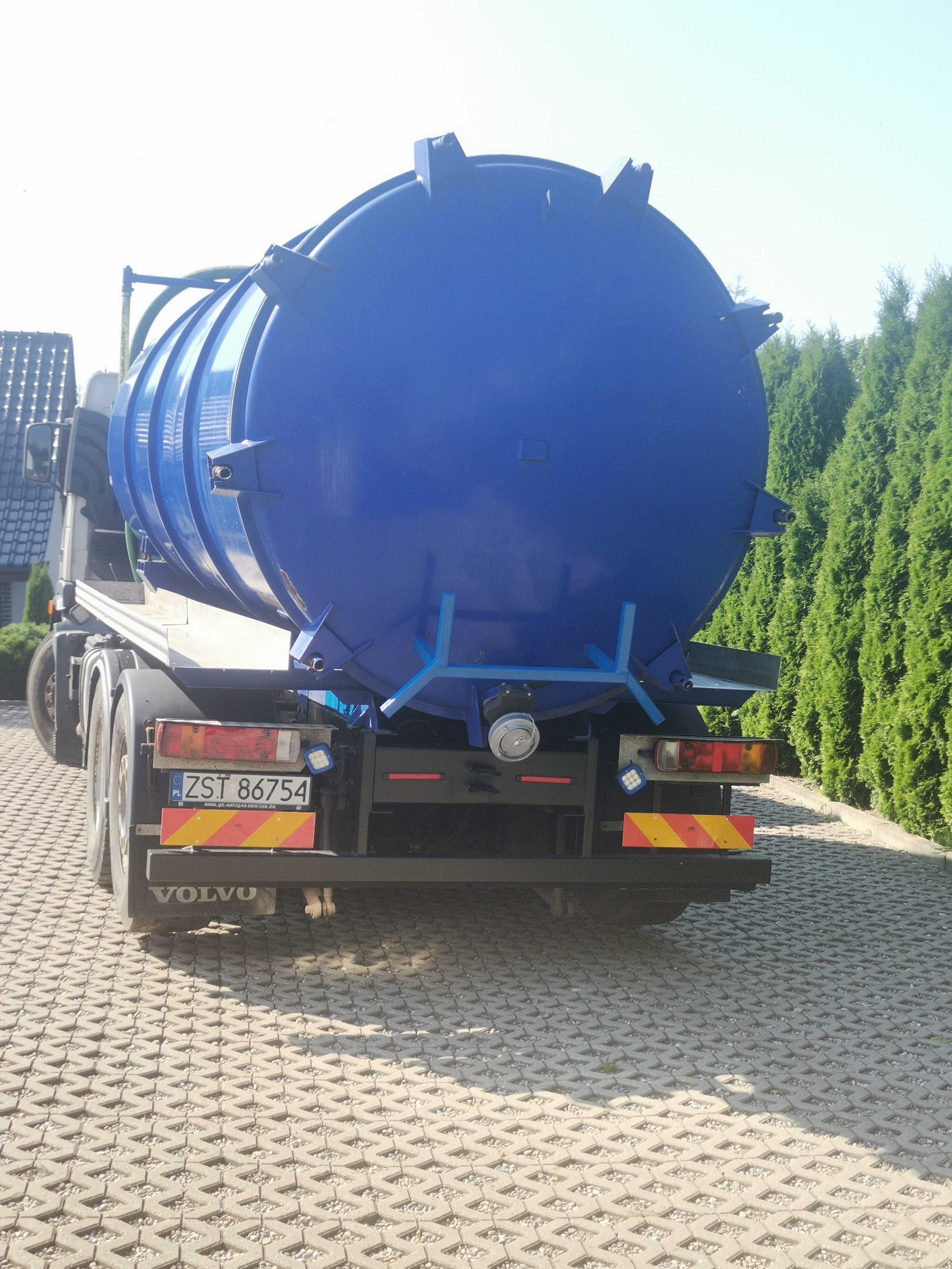 Samochód asenizacyjny Volvo FM300