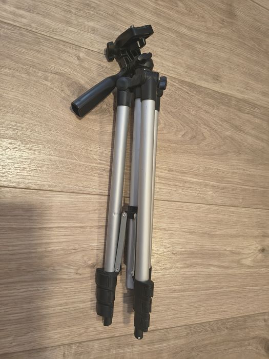 Statyw na laser na budowę