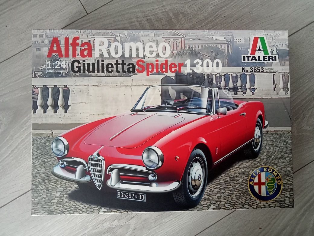 Model ALFA ROMEO SPIDER 1300 Italeri 1:24 - Piękny model- NOWY