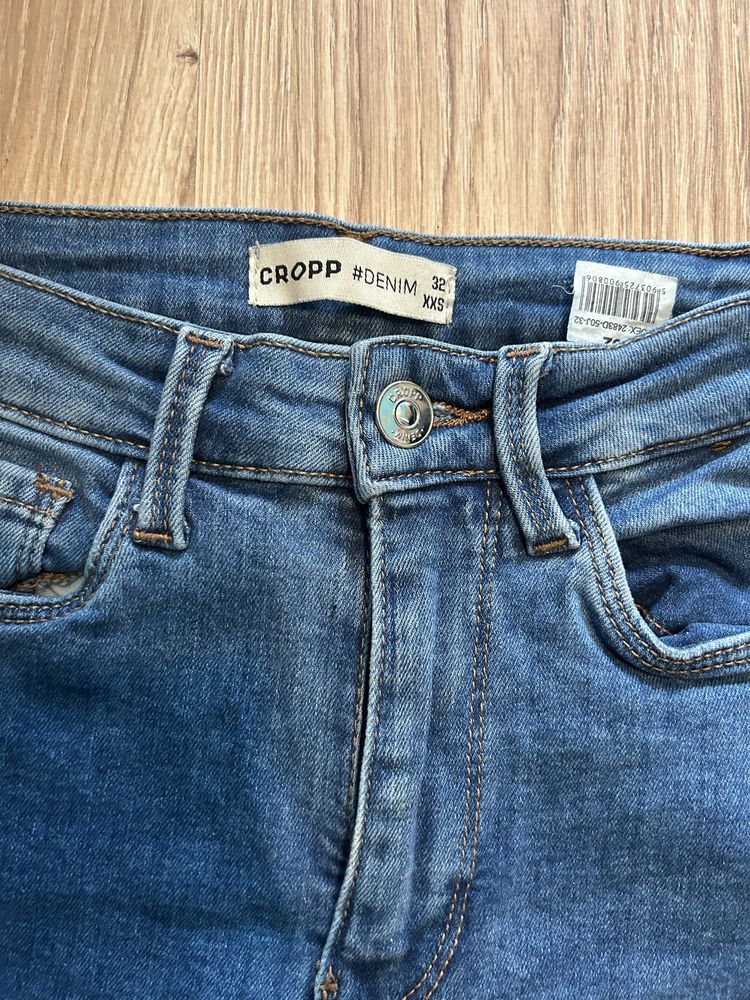 Spodnie jeansowe skinny 32 Cropp wysoki stan