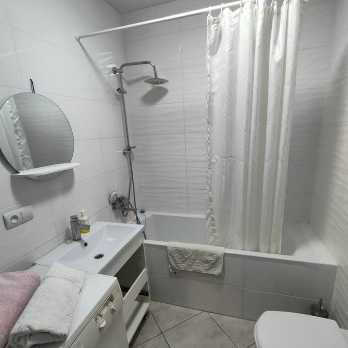 Сучасна квартира в новобуді.Здам на Нов рік..погодинно. подобово автов