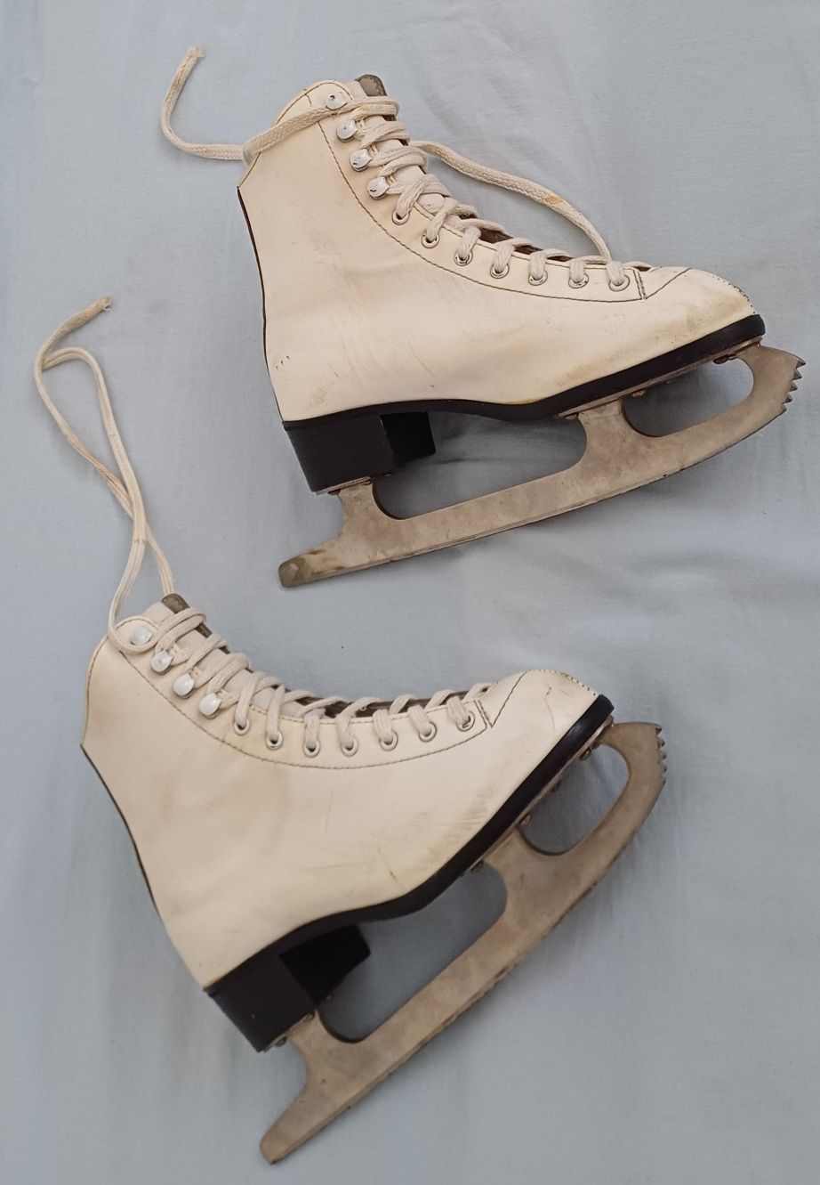 Białe łyżwy figurowe dziewczęce r. 33 skórzane