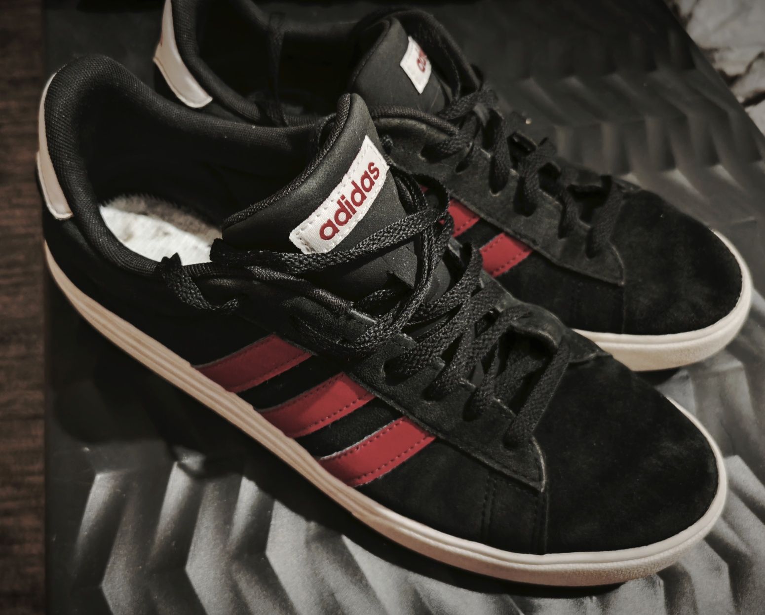 Tenis Adidas s/ novos original
Para quem usa calca n 44.5 n 45 
Excele