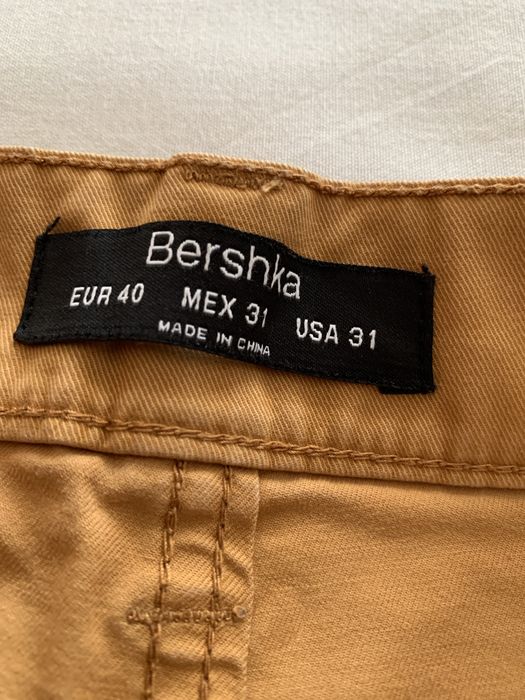 Calções camel, amarelo torrado Bershka