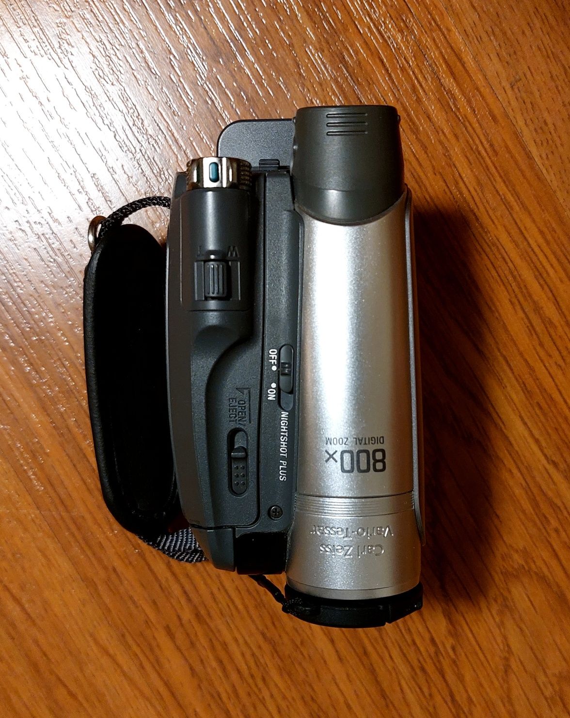 Цифрова камера Sony DCR-HC27E