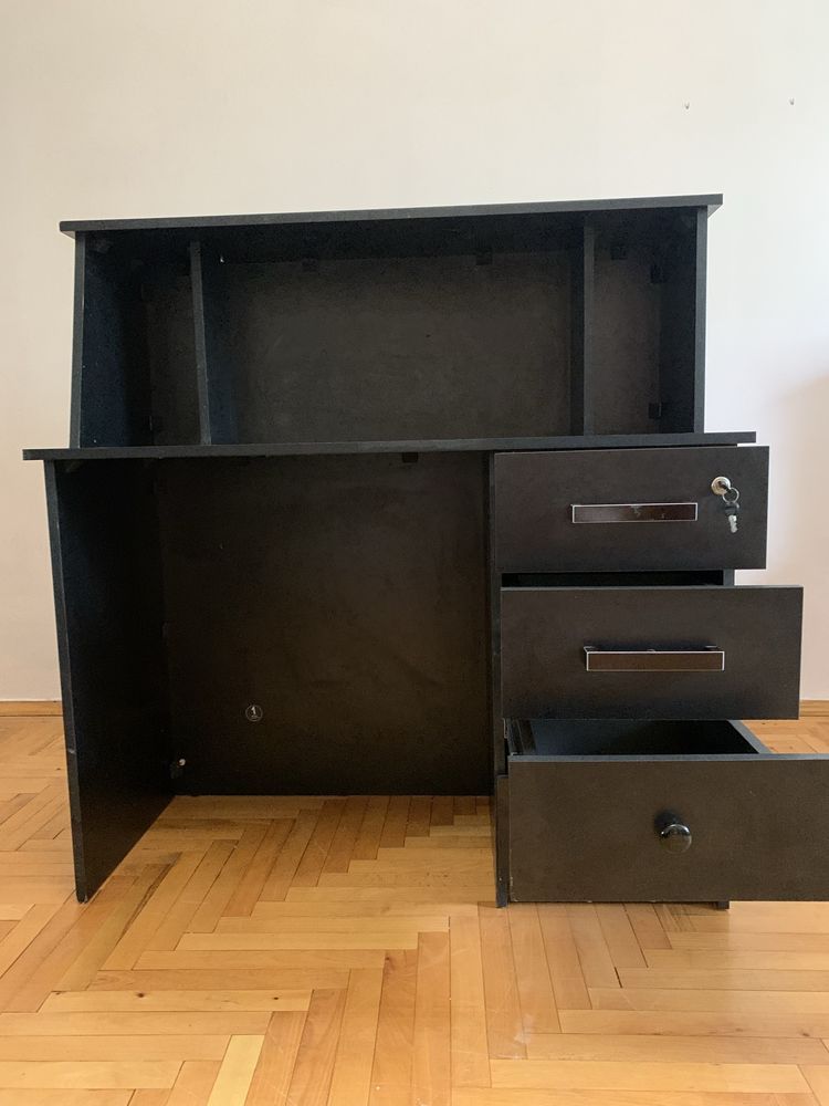 Продам меблі для магазиу