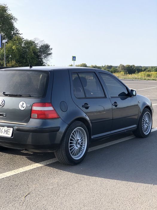 Продам власний автомобіль golf 4 хечбек