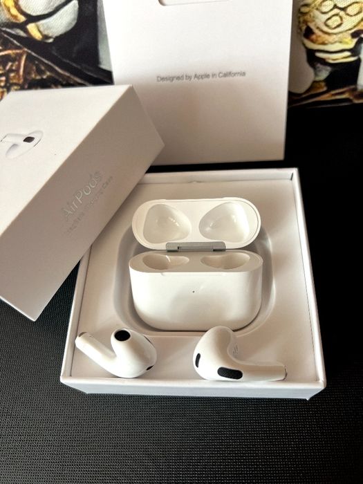 Бездротові навушники AirPods 3