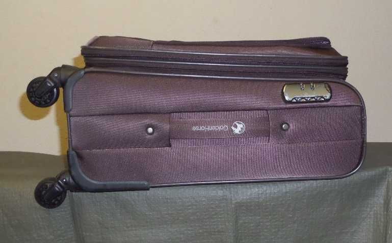 Чемодан коричневый Golden Horse,4колеса, размер корпуса 50Х35Х24/29см.