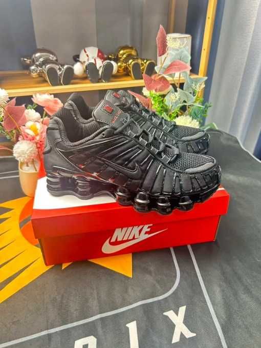 Buty sportowe Nike Shox TL Black R.39