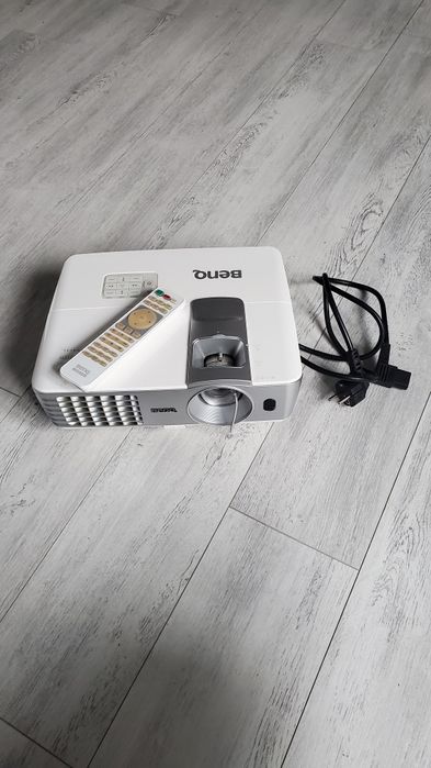 BENQ W 1070+.     Відсутня лампа.