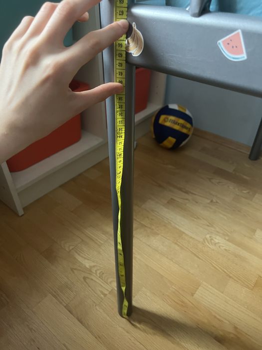 Metalowe łóżko ikea